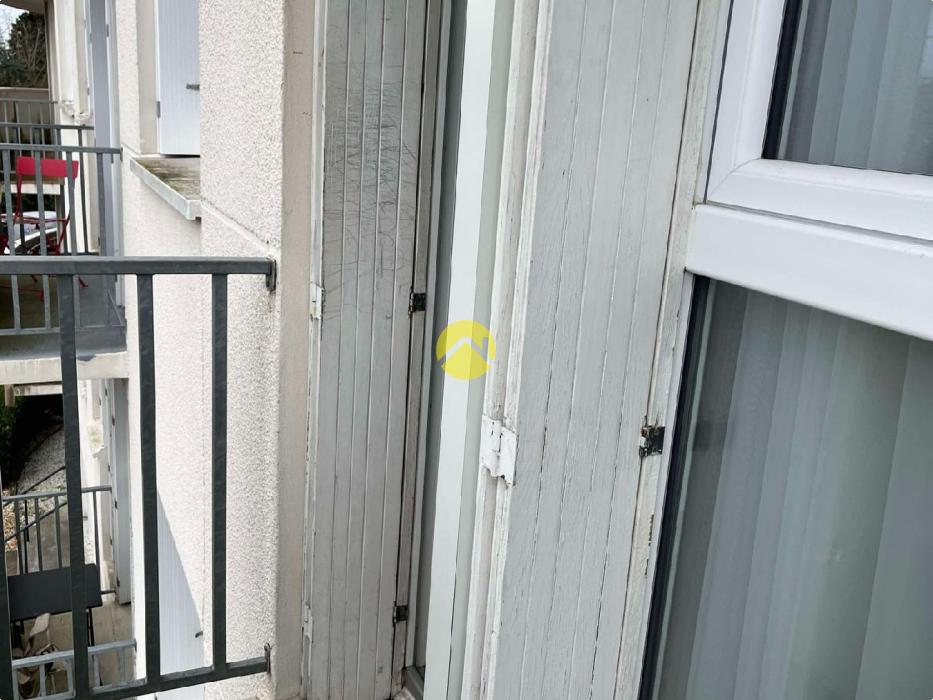 APPARTEMENT AVEC BALCON ET GARAGE