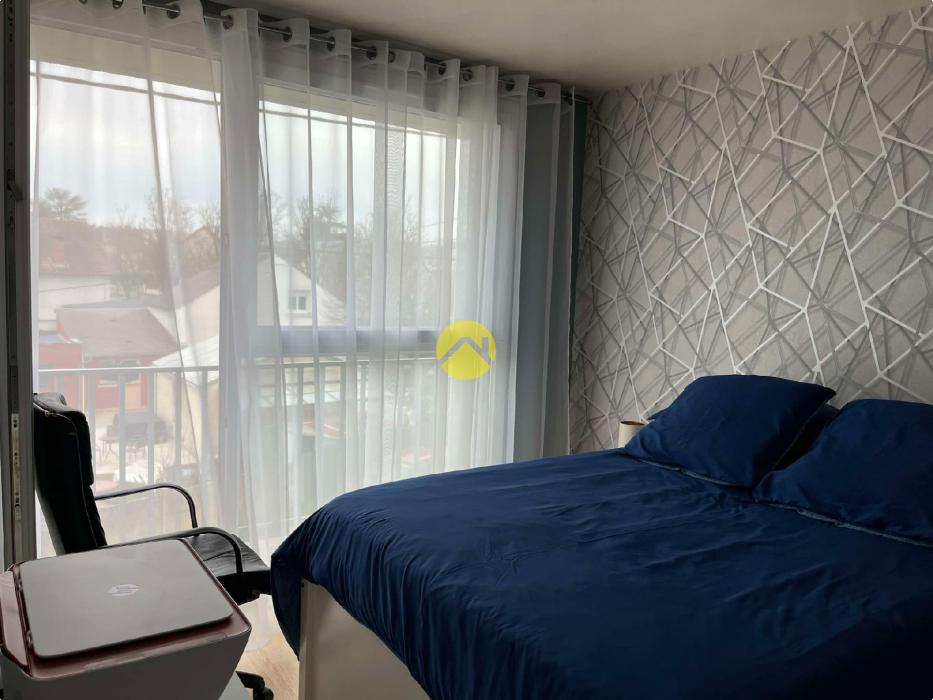 APPARTEMENT AVEC BALCON ET GARAGE
