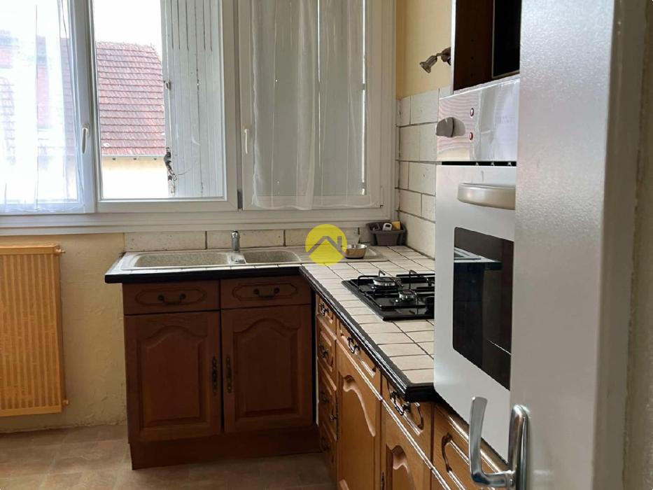 APPARTEMENT AVEC BALCON ET GARAGE