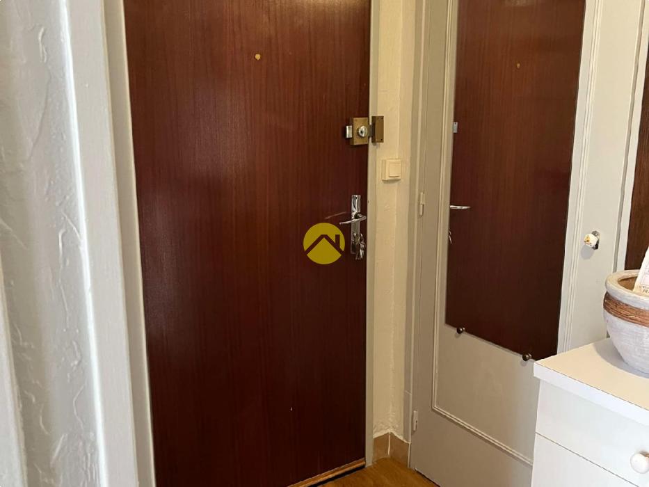 APPARTEMENT AVEC BALCON ET GARAGE