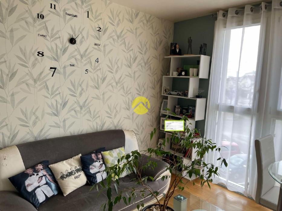 APPARTEMENT AVEC BALCON ET GARAGE