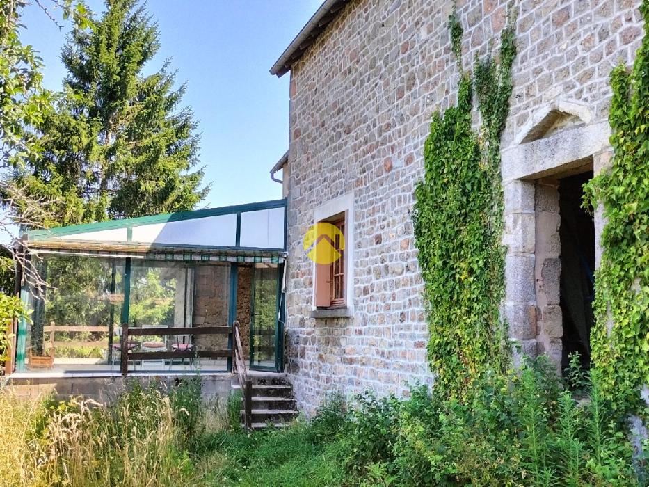 Maison avec jardin et grange