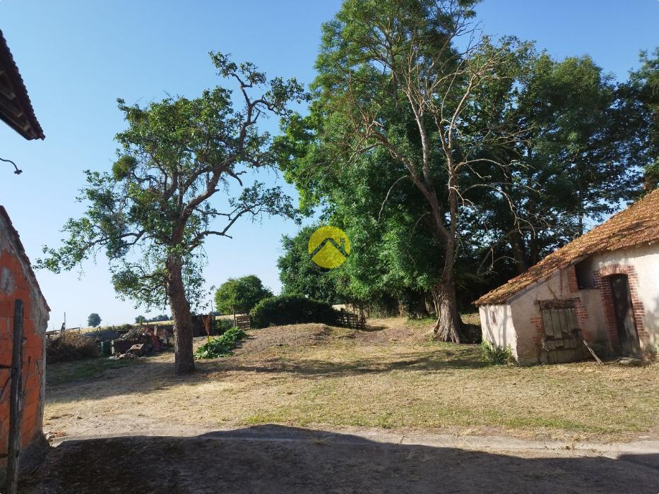 ancienne corps de fermedont une gra