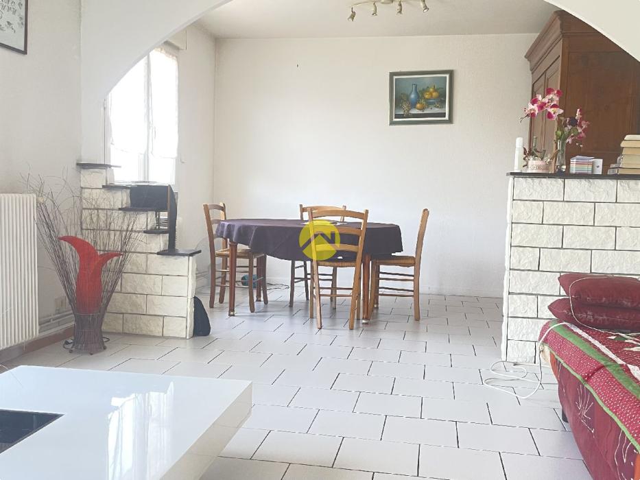 APPARTEMENT AVEC BALCON