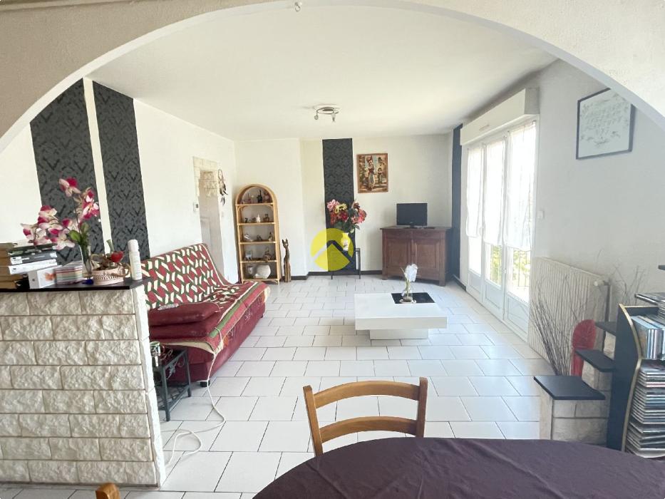 APPARTEMENT AVEC BALCON
