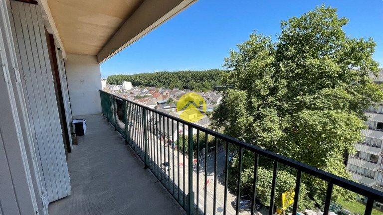 APPARTEMENT AVEC BALCON