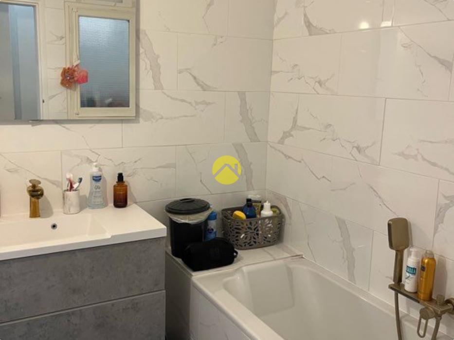 T4 rénové 83 m² avec cave 