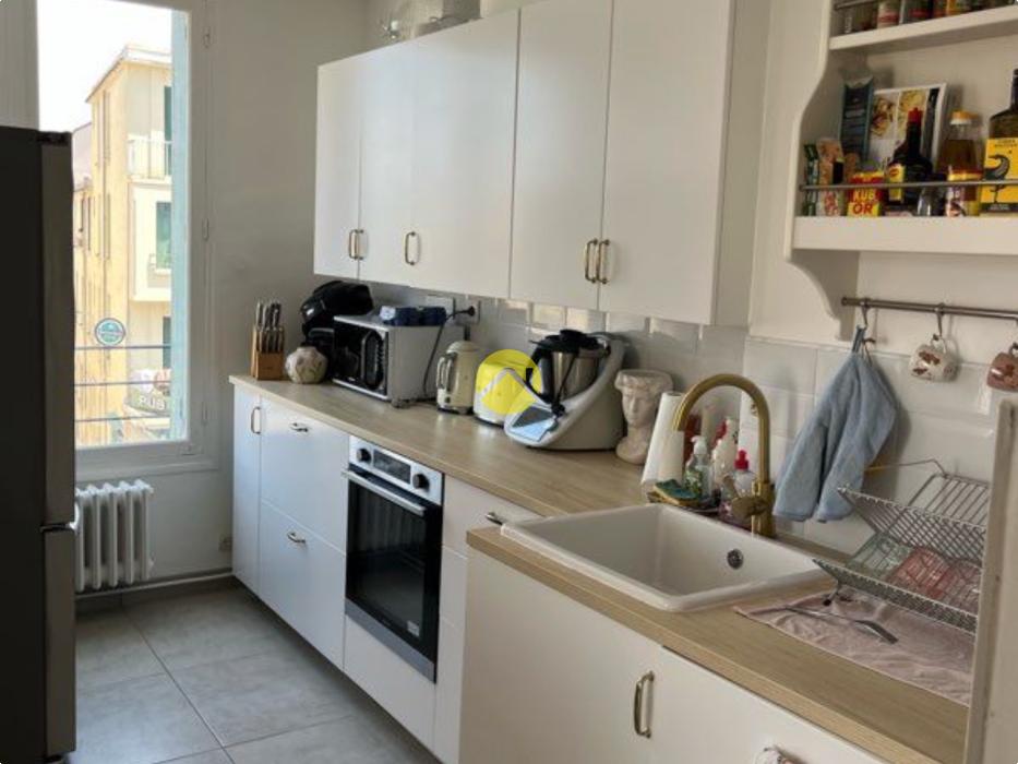 T4 rénové 83 m² avec cave 