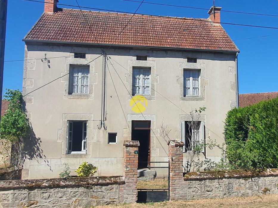 MAISON DE VILLAGE A RENOVER