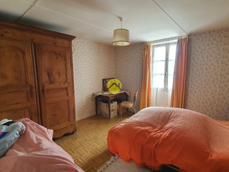 MAISON DE VILLAGE A RENOVER