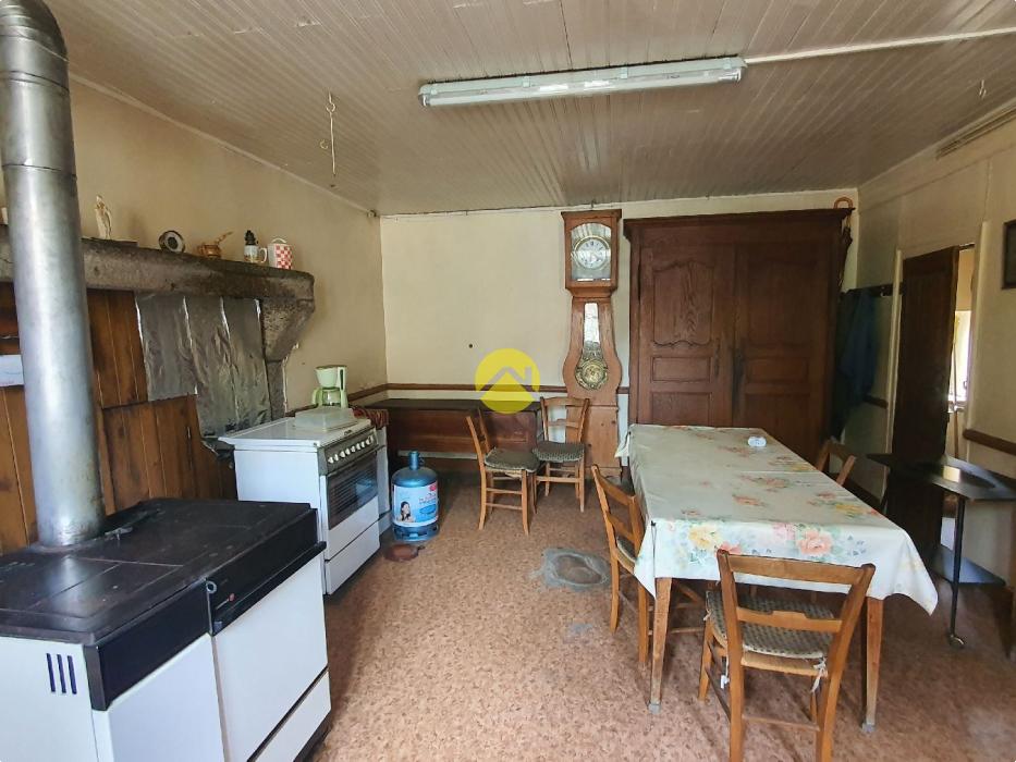 MAISON DE VILLAGE A RENOVER
