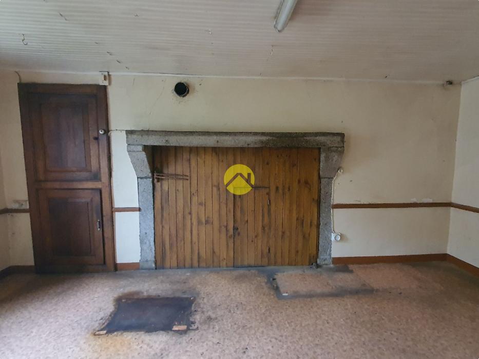 MAISON DE VILLAGE A RENOVER