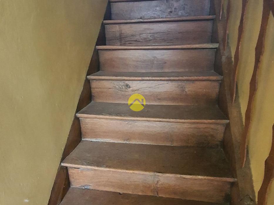 MAISON DE VILLAGE A RENOVER