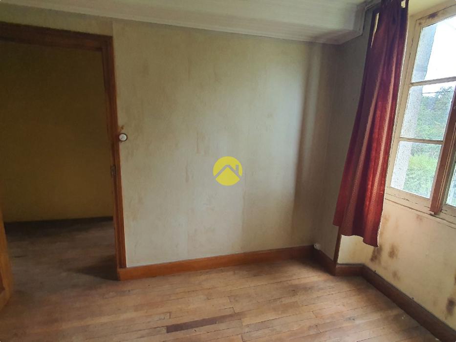 MAISON DE VILLAGE A RENOVER