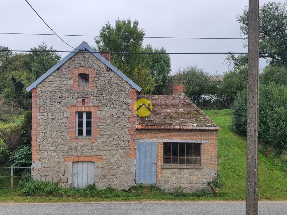 MAISON DE VILLAGE A RENOVER