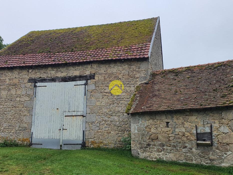 MAISON DE VILLAGE A RENOVER