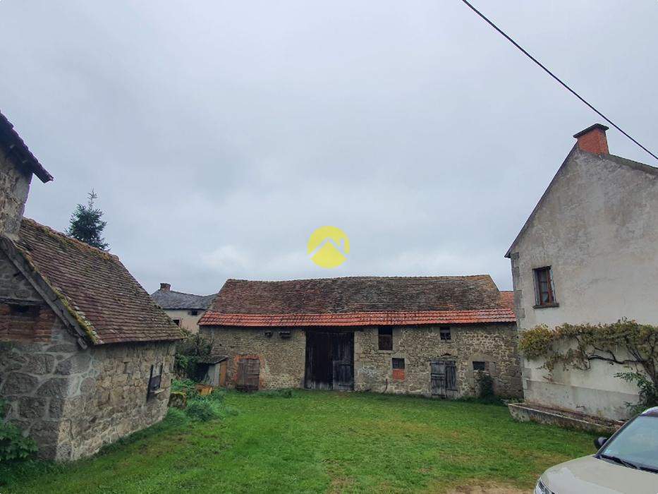 MAISON DE VILLAGE A RENOVER