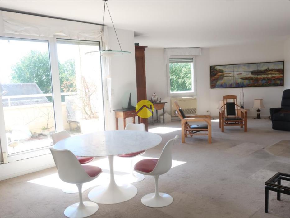 APPARTEMENT AVEC TERRASE