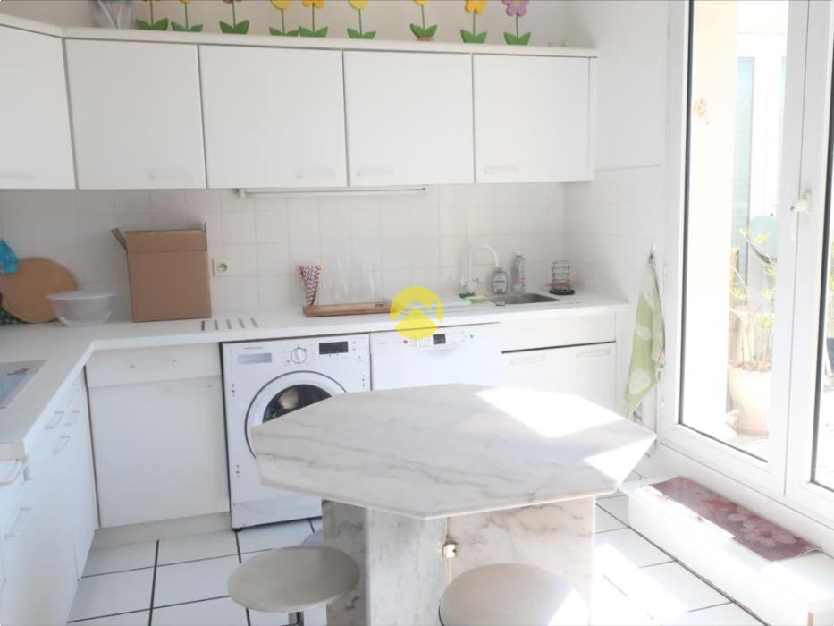 APPARTEMENT AVEC TERRASE