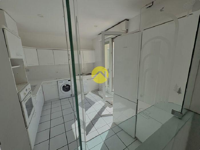 APPARTEMENT AVEC TERRASE