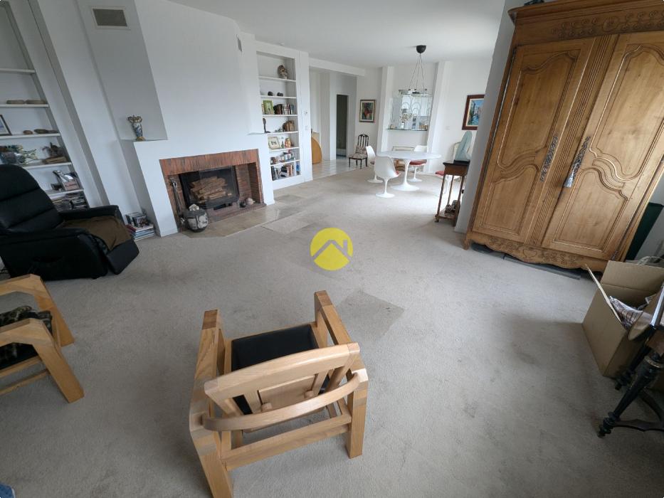 APPARTEMENT AVEC TERRASE
