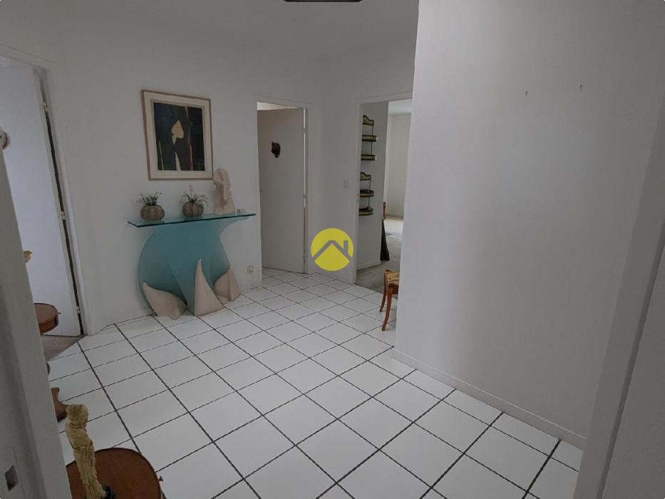 APPARTEMENT AVEC TERRASE
