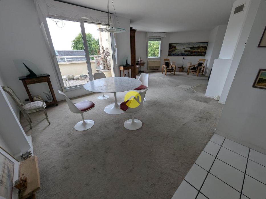 APPARTEMENT AVEC TERRASE