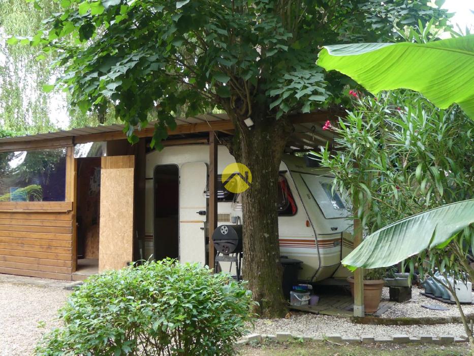 JOLI TERRAIN DE LOISIRS