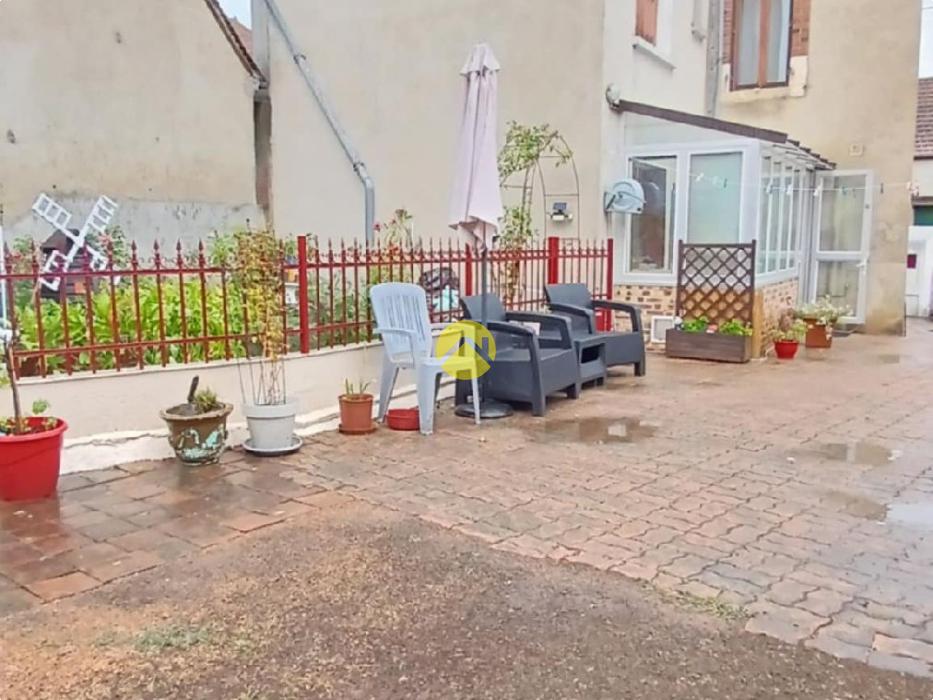 Maison T5 + dépendance