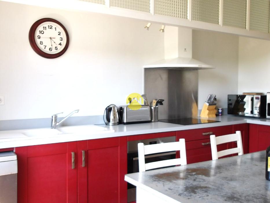 MAISON TOTALMENT RENOVEE 