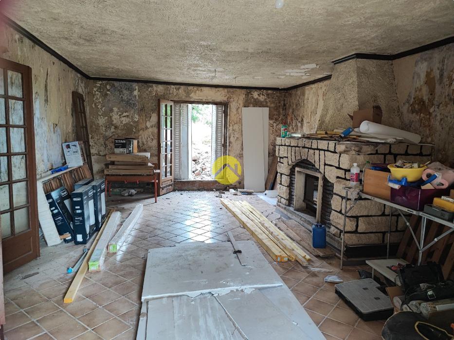 Maison à rénover de 183 m²...