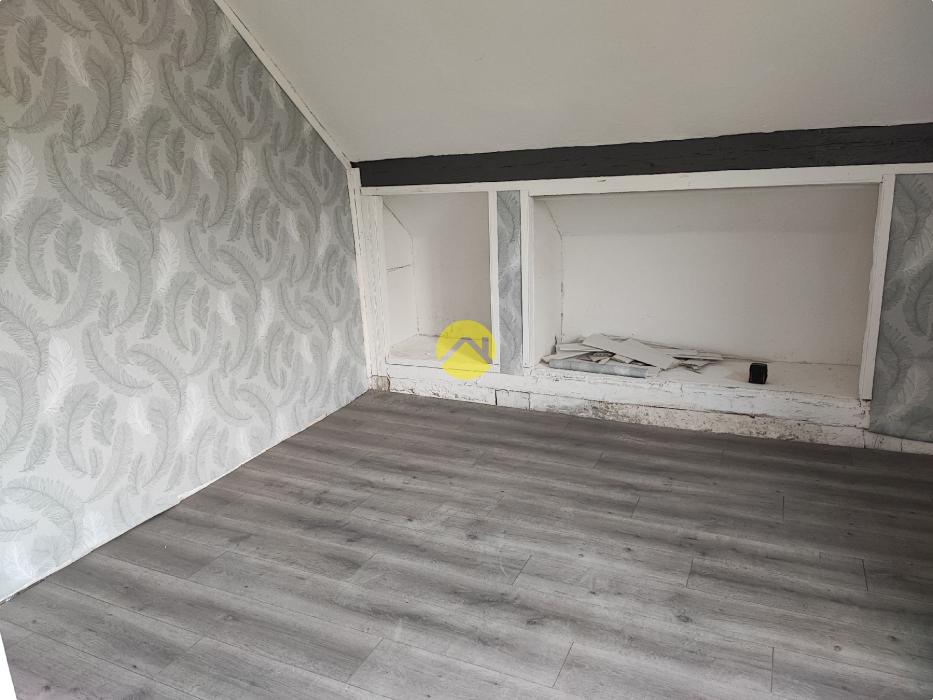 Maison à rénover de 183 m²...