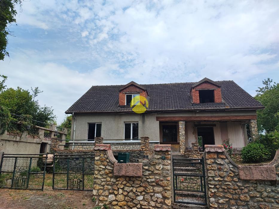 Maison à rénover de 183 m²...