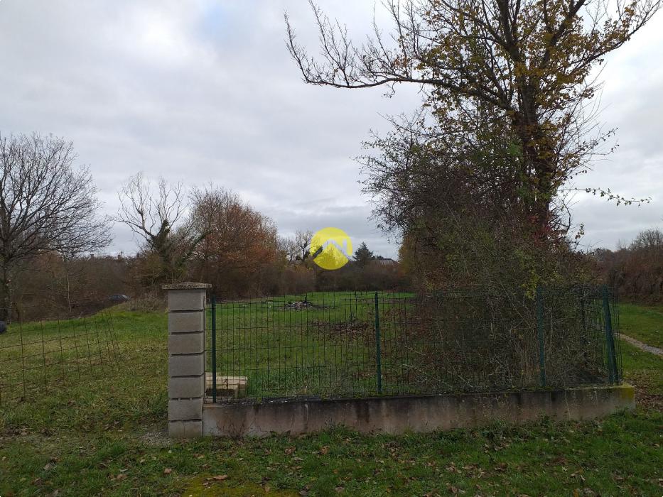  terrain constructible 2000m² 