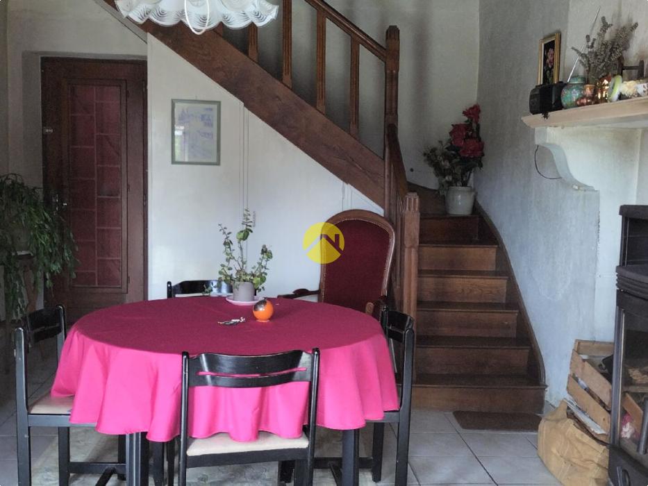 Maison avec terrain et dépendances