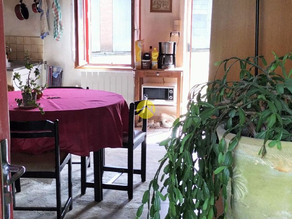 Maison avec terrain et dépendances
