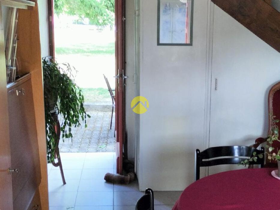 Maison avec terrain et dépendances