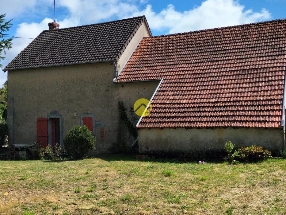 Maison avec terrain et dépendances