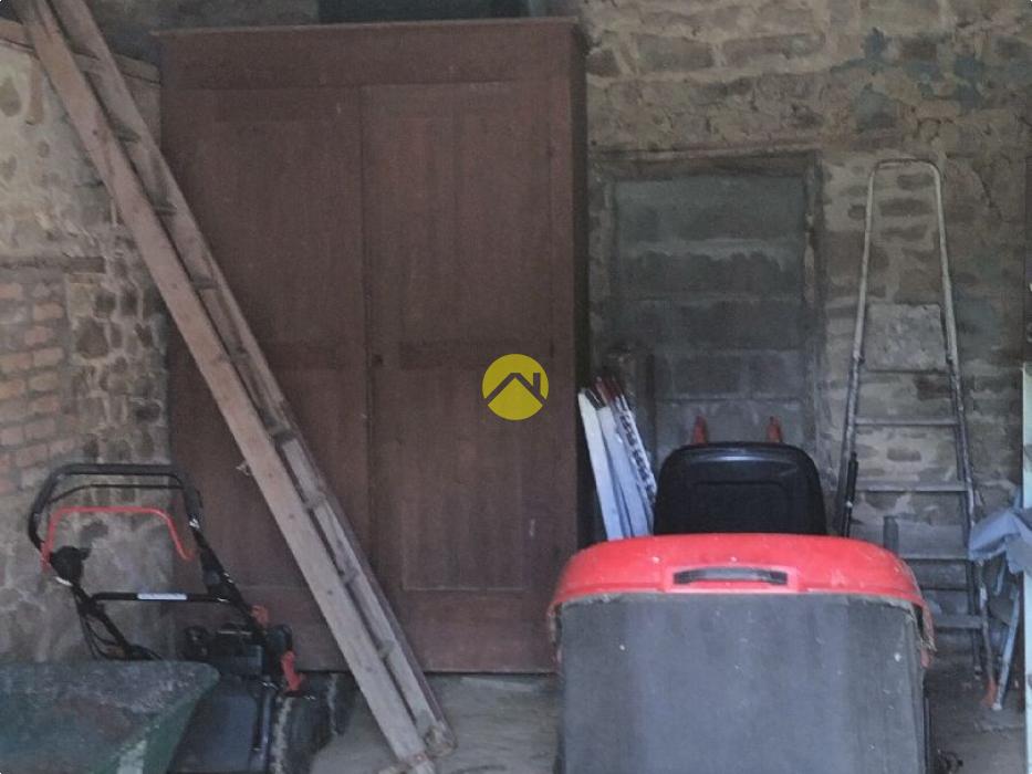 Maison avec terrain et dépendances