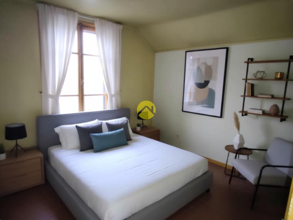 Maison mitoyenne d'un côté
