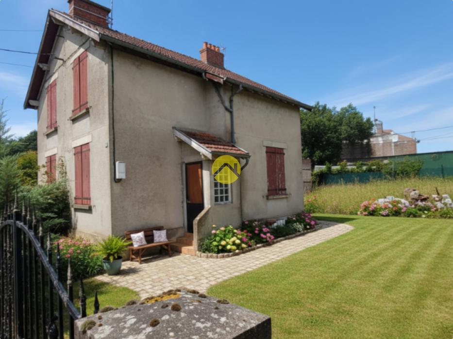 Maison mitoyenne d'un côté