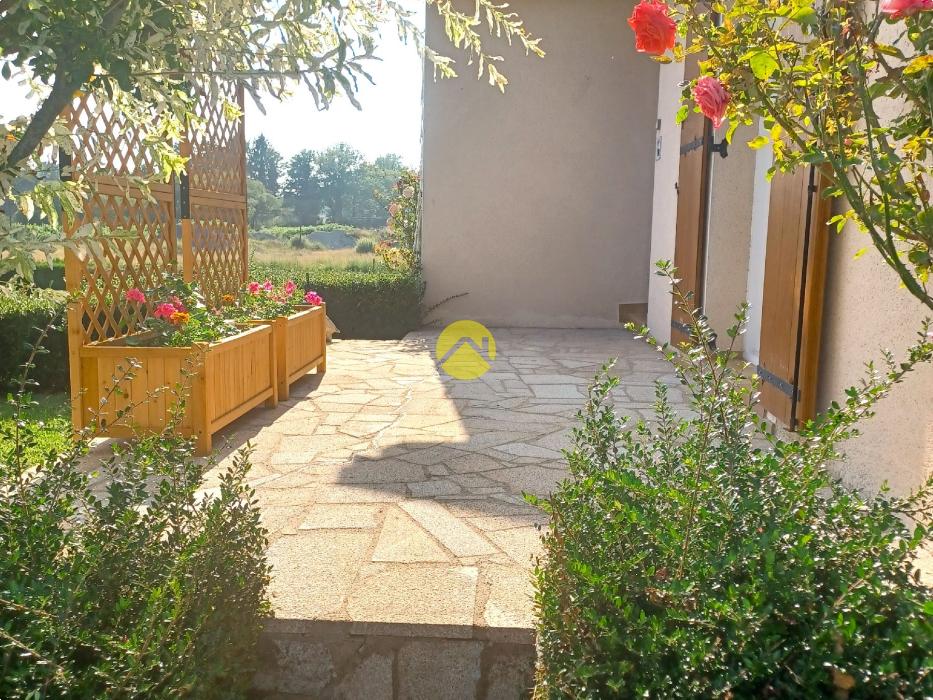 MAISON DE VILLAGE