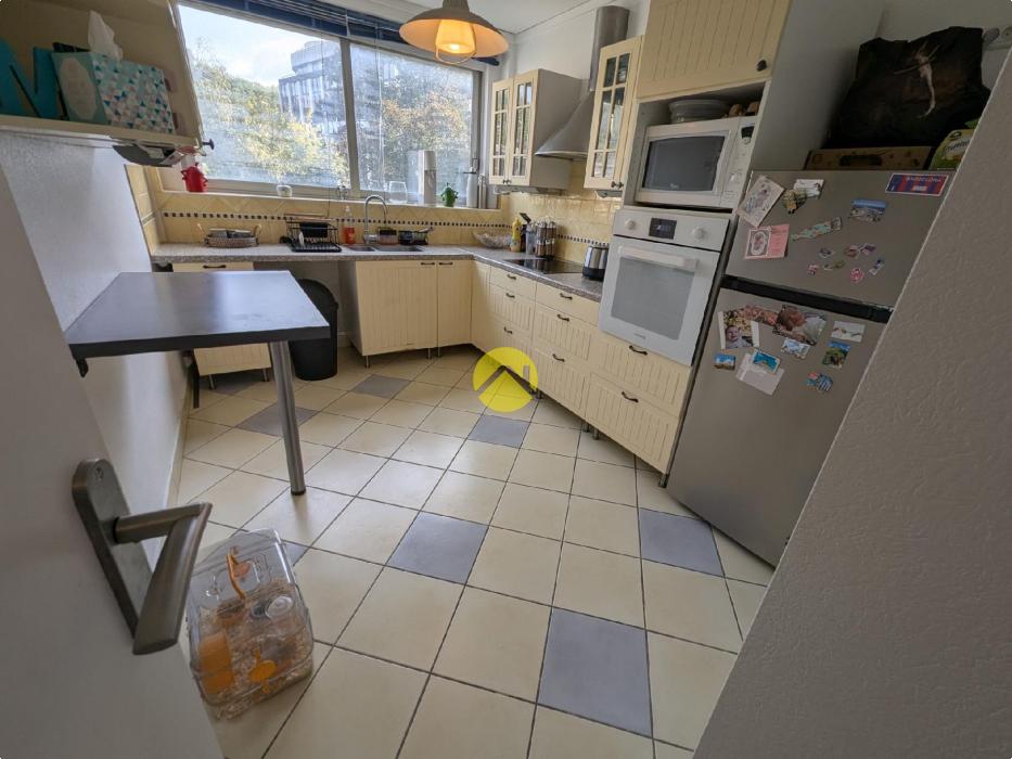 Appartement 3 ch+bureau.garage.cave