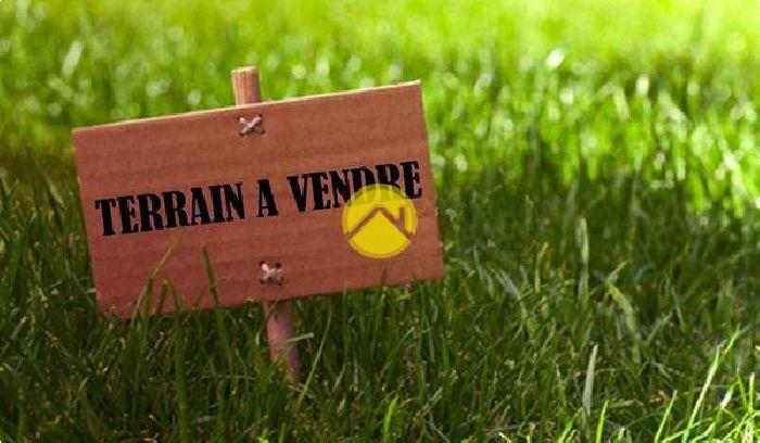 TERRAIN A BATIR DE 1933M²