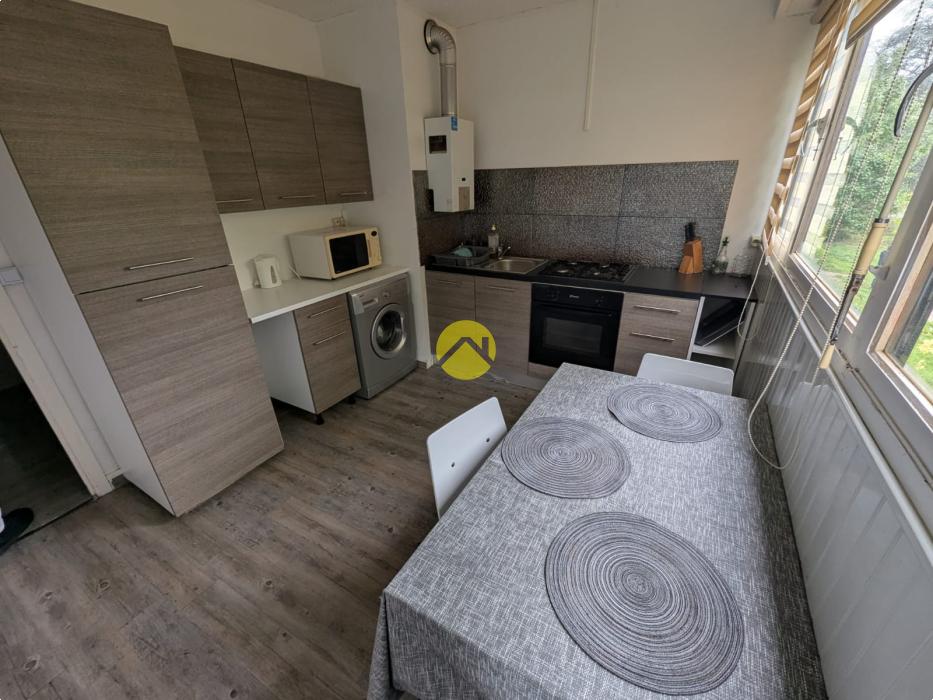 APPARTEMENT AVEC BALCON