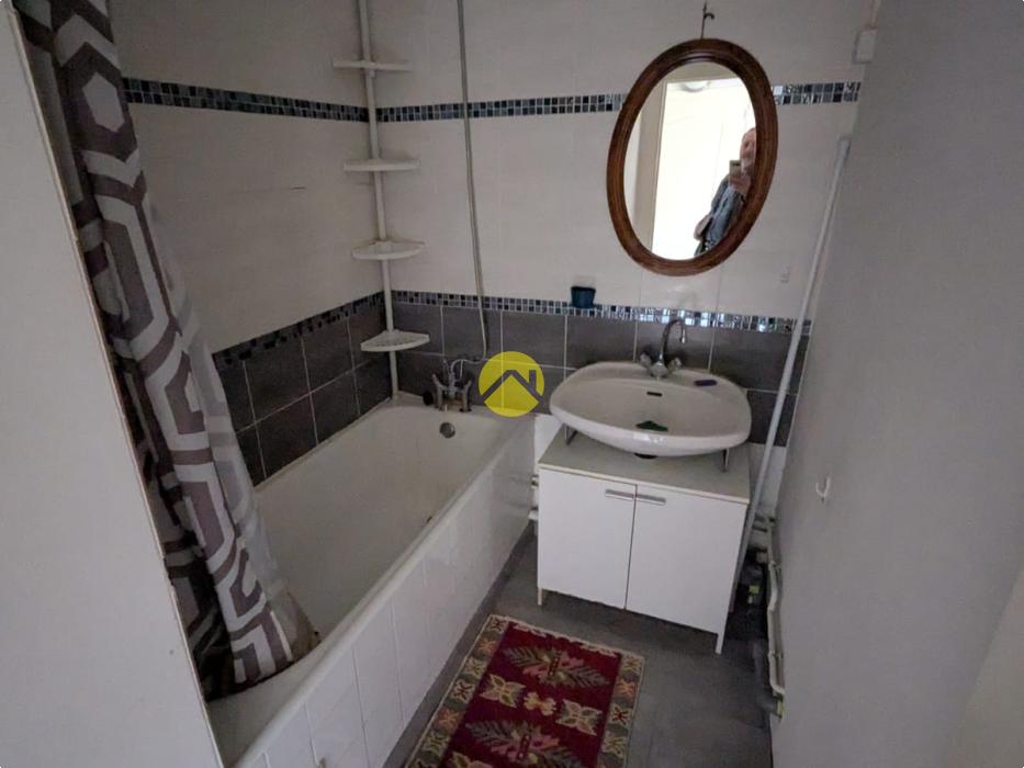 APPARTEMENT AVEC BALCON