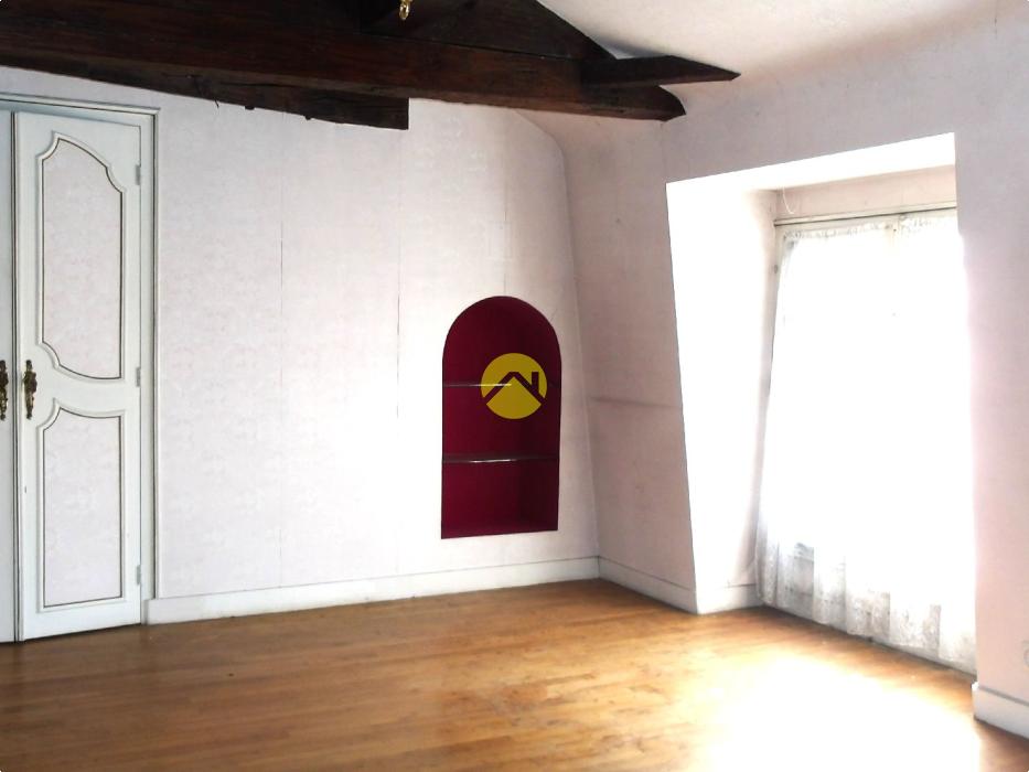 IMMEUBLE AVEC COMMERCE
