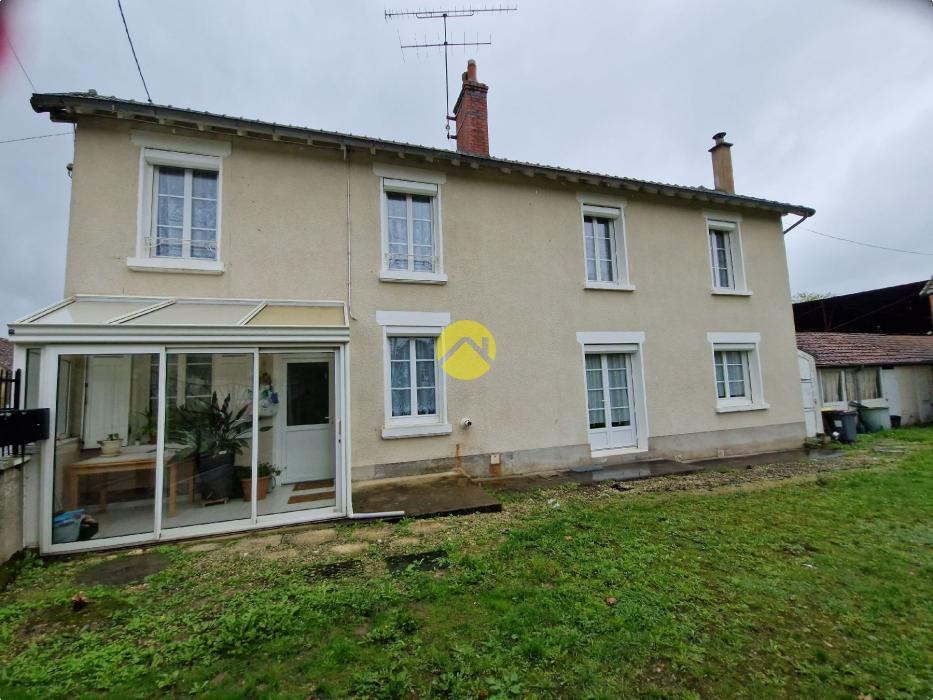 Maison avec terrain & dependances