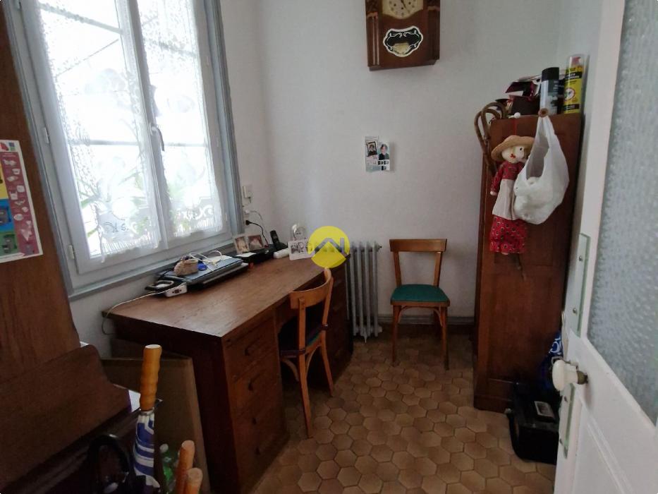 Maison avec terrain & dependances