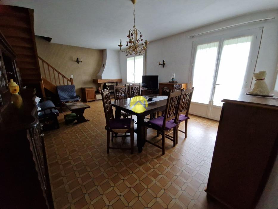 Maison avec terrain & dependances